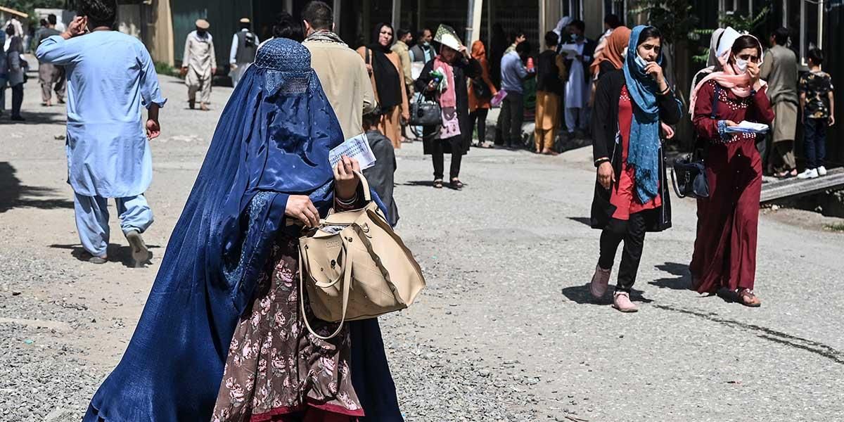 Lejos de Kabul, la situación de las afganas genera aun más inquietud
