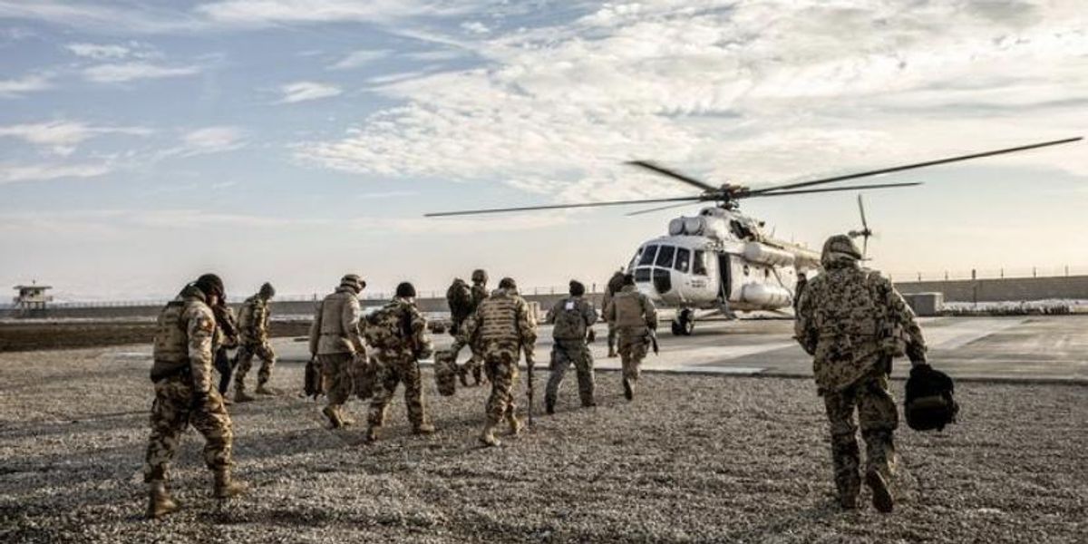 EE.UU. lanza un ataque en Kabul contra vehículo con supuestos miembros del EI