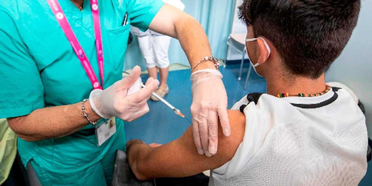 Aplican vacuna equivocada contra el COVID-19 a siete menores en Pereira