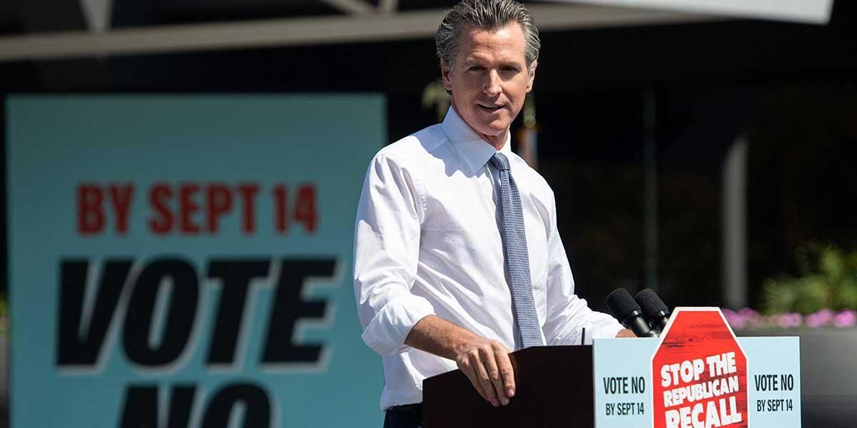 California vota en contra de destituir al gobernador demócrata