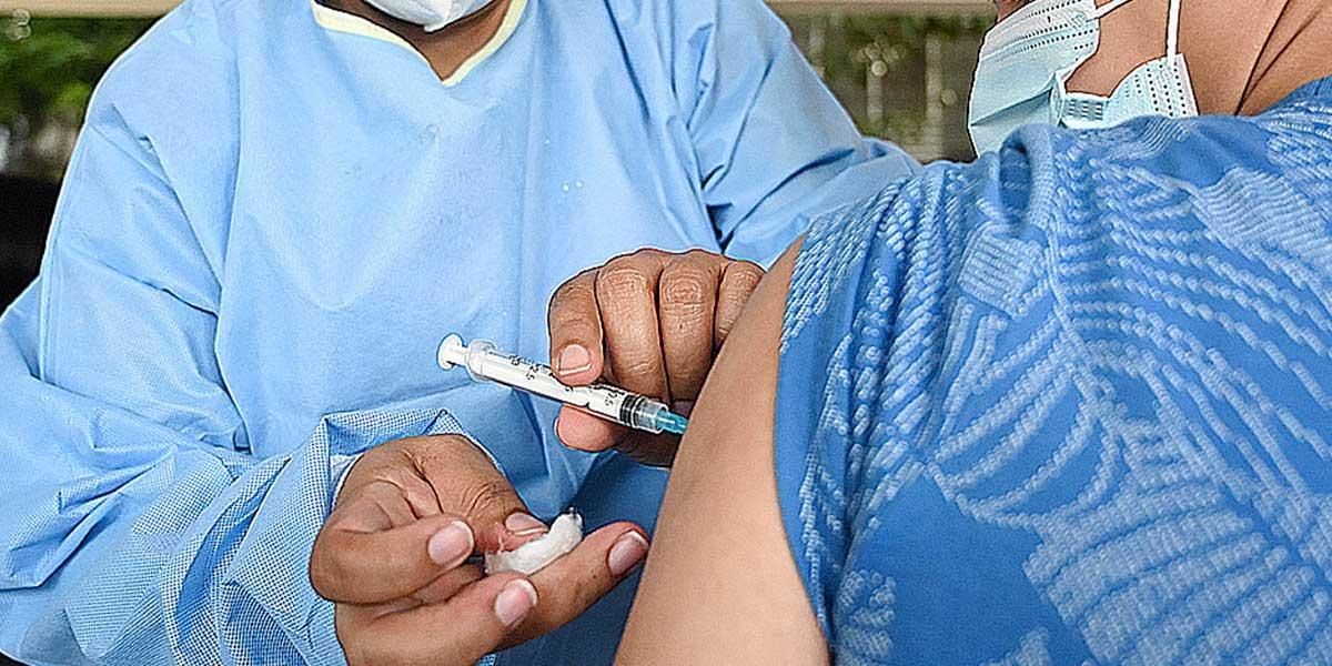 Siguen llegando vacunas, pero baja asistencia a los puestos de vacunación