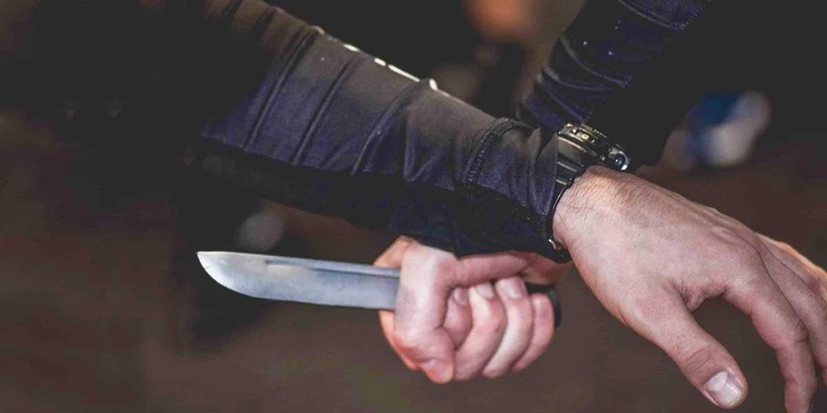 Hombre asesina con cuchillo a menor de 14 años y deja gravemente herida a su madre