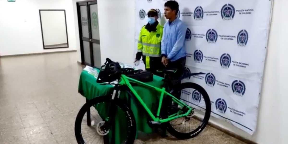 Tras robar una bicicleta, delincuente extranjero hiere a víctima y dispara a un uniformado en Bogotá