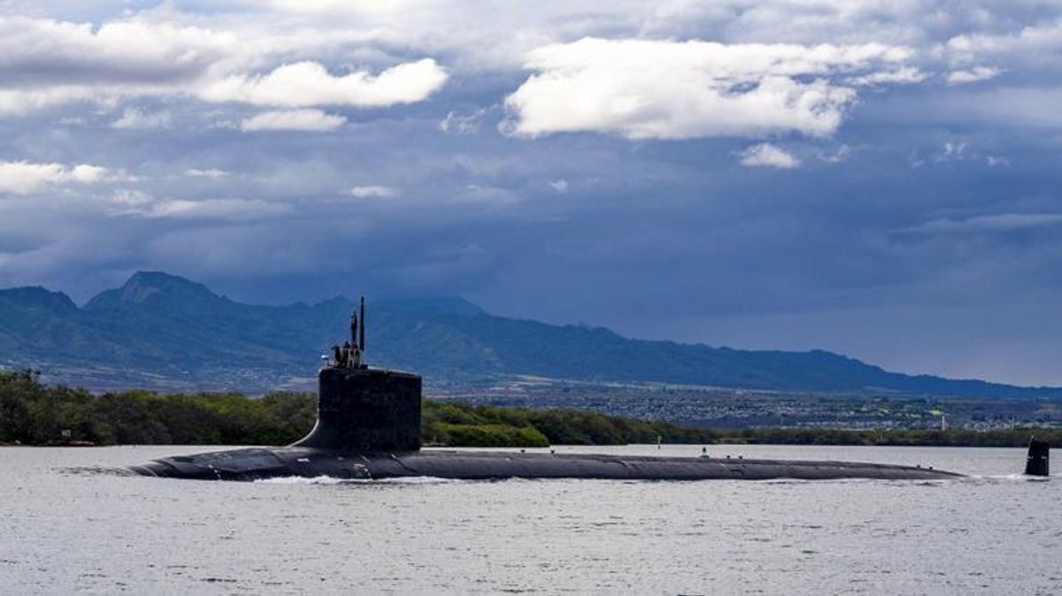 Detienen a ingeniero y a su esposa acusados de vender secretos de submarinos nucleares de EE. UU.