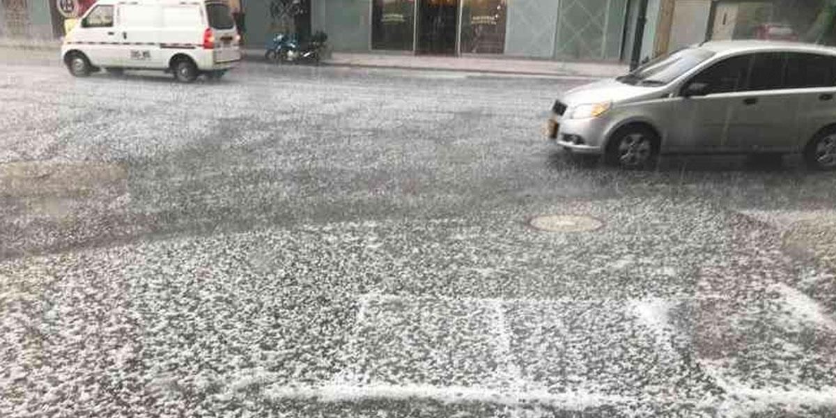 En imágenes: Fuerte lluvia con granizada azota varias localidades de Bogotá