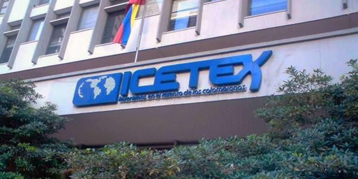 Apartan del cargo a secretaria general del Icetex por escándalo de contratación