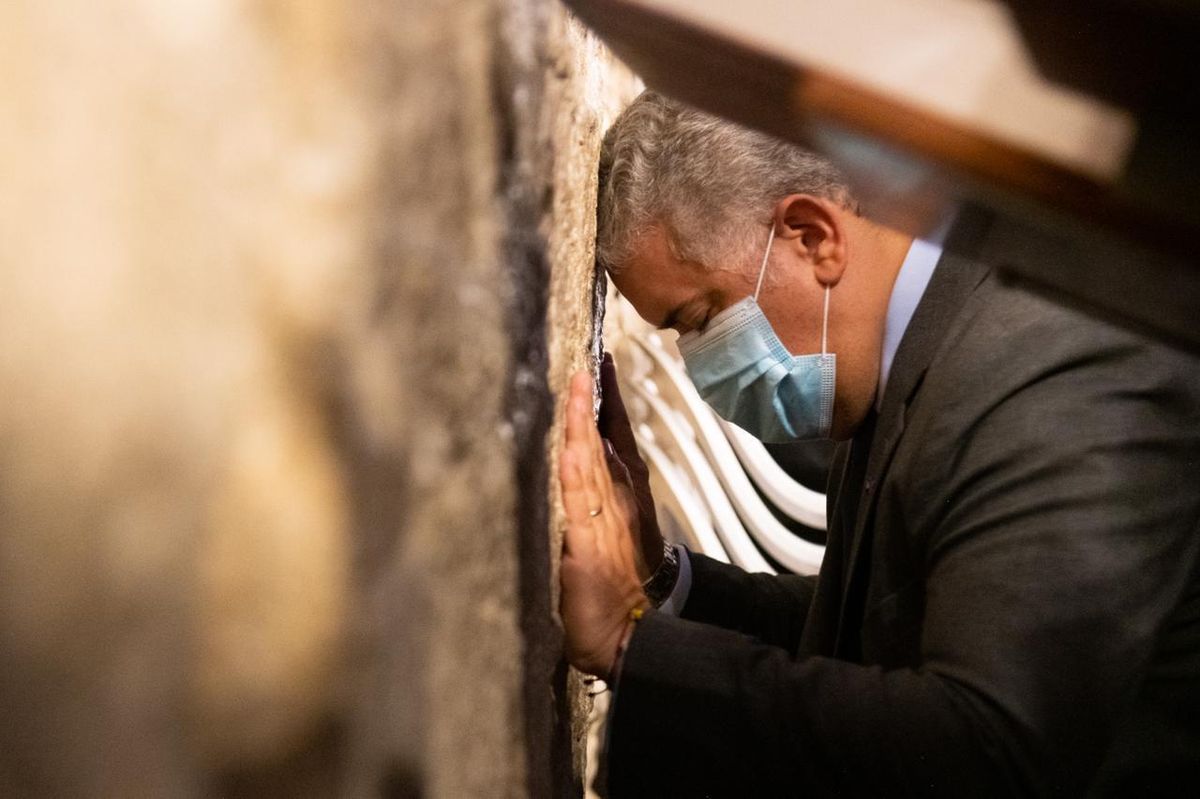 Duque visitó el muro de las lamentaciones en Jerusalén