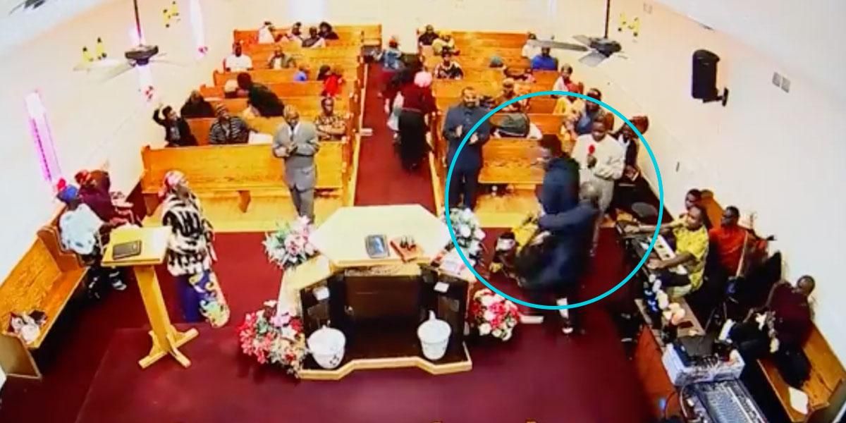 (Video) Pastor logró evitar un tiroteo en una iglesia al derribar a hombre armado
