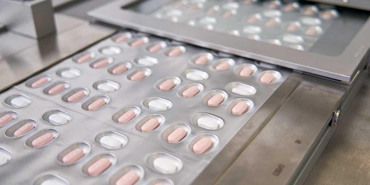EE. UU. autoriza el uso de emergencia de la pastilla de Pfizer contra COVID-19