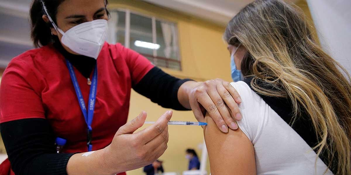 La mayoría de países en Latinoamérica superan el 50 % en sus tasas de vacunación contra el covid-19
