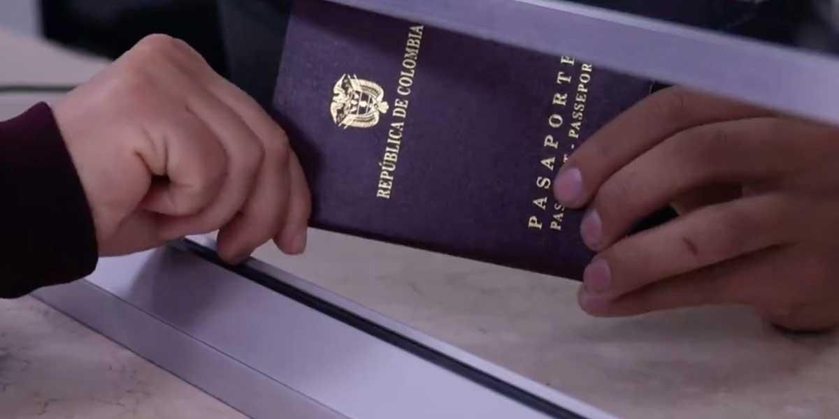 Cancillería alargó por un año contrato con Thomas Greg para seguir imprimiendo pasaportes