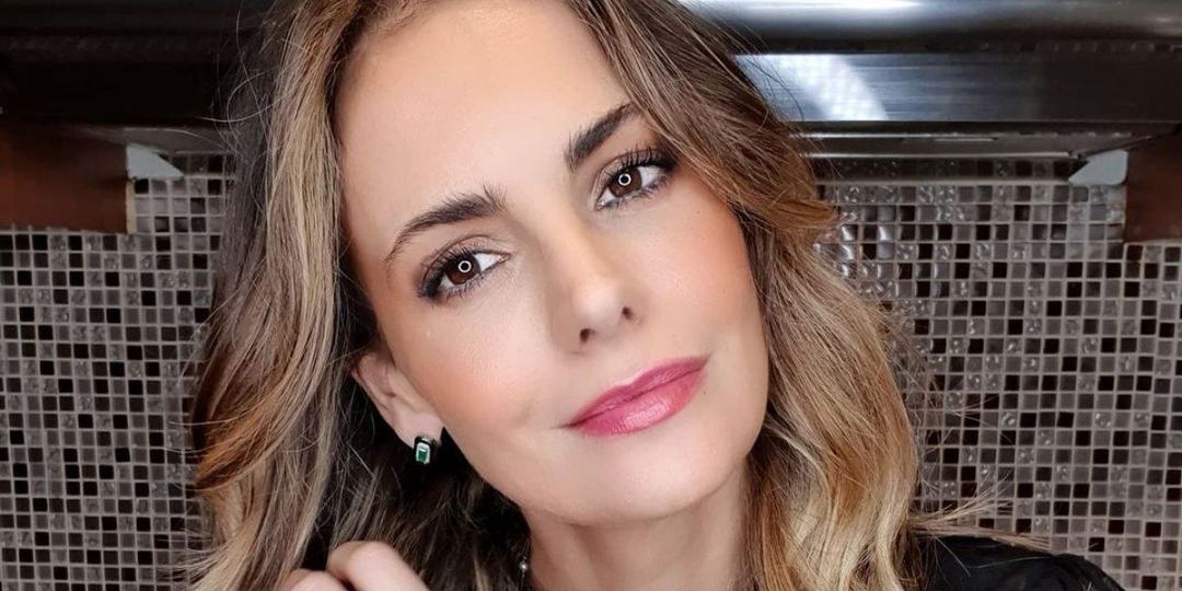 María José Martínez actriz accidente carro mujer parqueadero - Canal 1