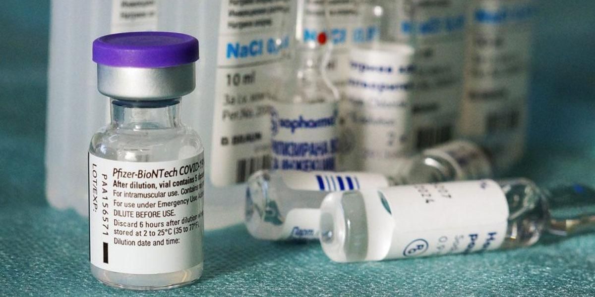 Ómicron podría aumentar probabilidad de necesitar cuarta dosis de la vacuna, según Pfizer