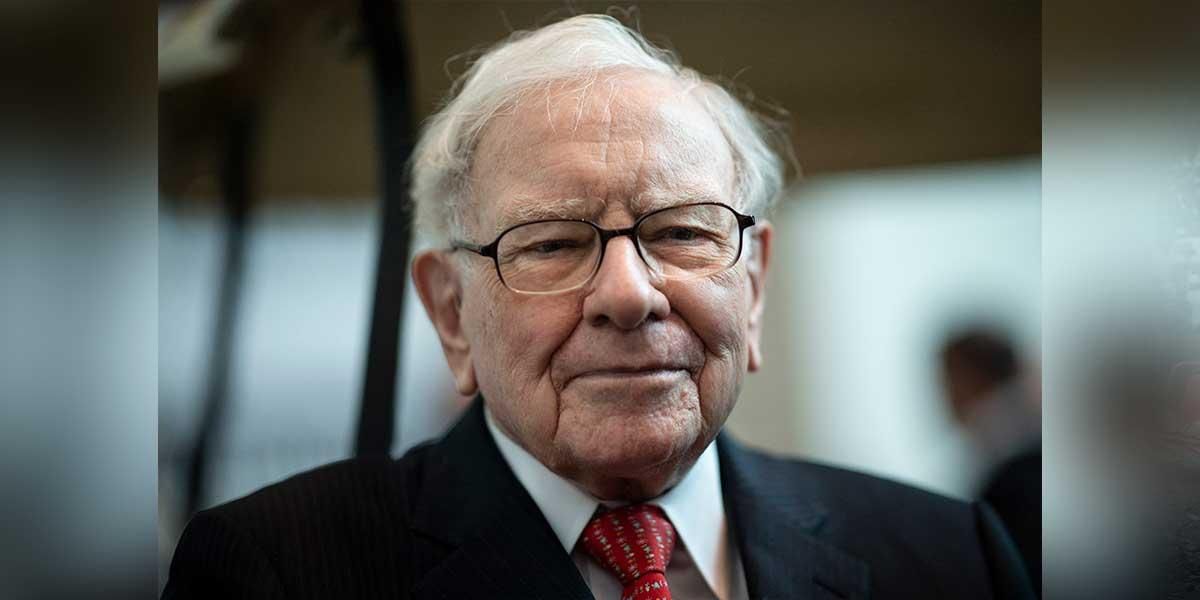 El multimillonario Warren Buffett da a los jóvenes un consejo que les permitirá “ganar un 50 % más” dinero
