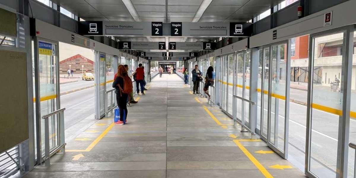 Adjudican licitación para nuevas puertas en estaciones de TransMilenio