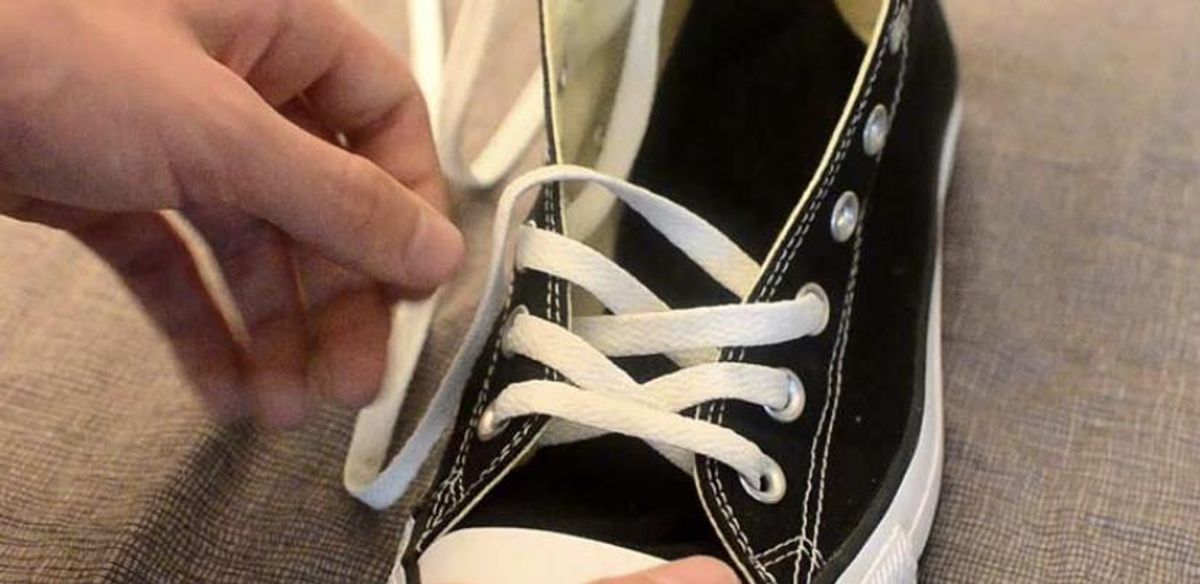 Adolescente salvó la vida de su madre usando los cordones de sus zapatos