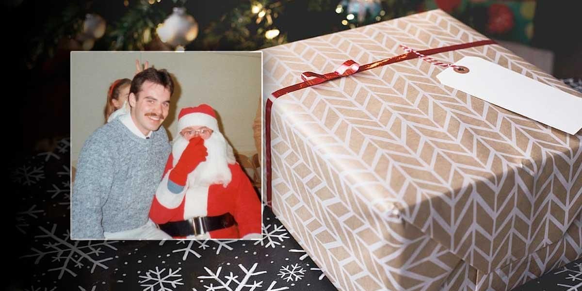 Dos hermanos se han intercambiado el mismo regalo de Navidad desde hace 34 años y ‘ninguno se da cuenta’