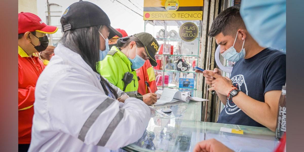 Suspenden actividad económica a 13 establecimientos de celulares en el sur de Bogotá