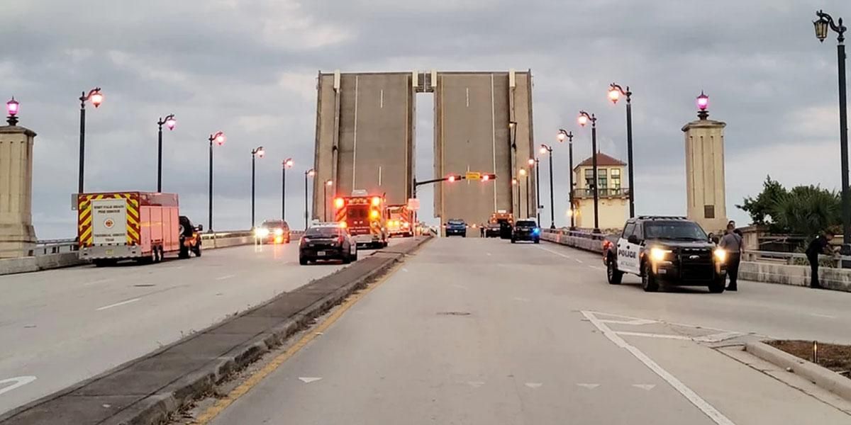 Fatal muerte: Mujer adulta cayó desde la altura de un puente elevadizo ‘que se levantó sin aviso’ en Florida