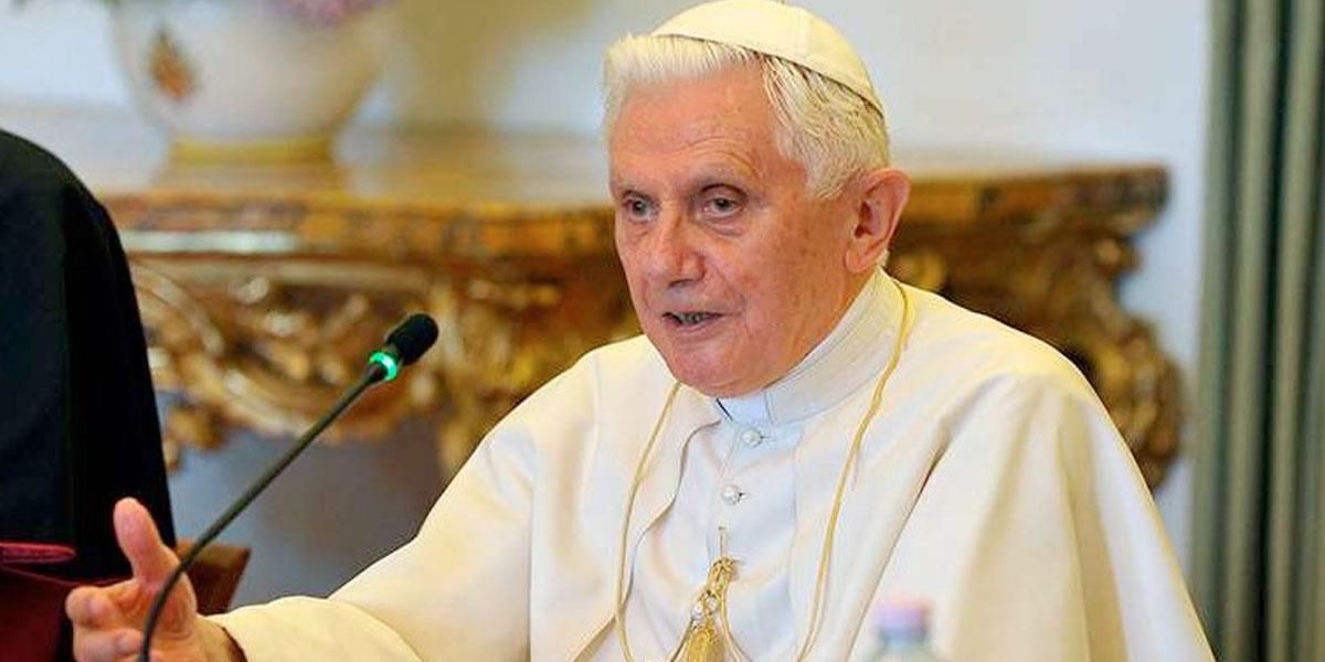 Benedicto XVI pide "perdón" a las víctimas de abusos pero niega haber encubierto a sacerdotes
