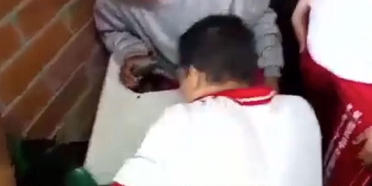 Circula video de niños supuestamente consumiendo “vicio” en un colegio de Maceo, Antioquia