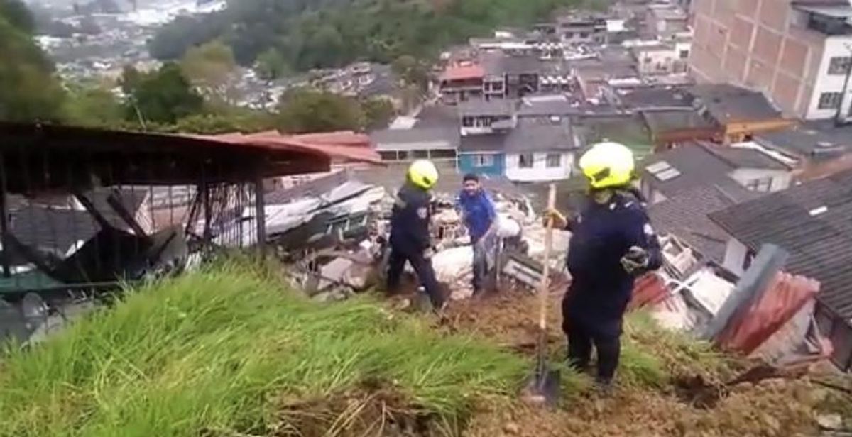 Deslizamiento de tierra destruyó varias casas en Manizales