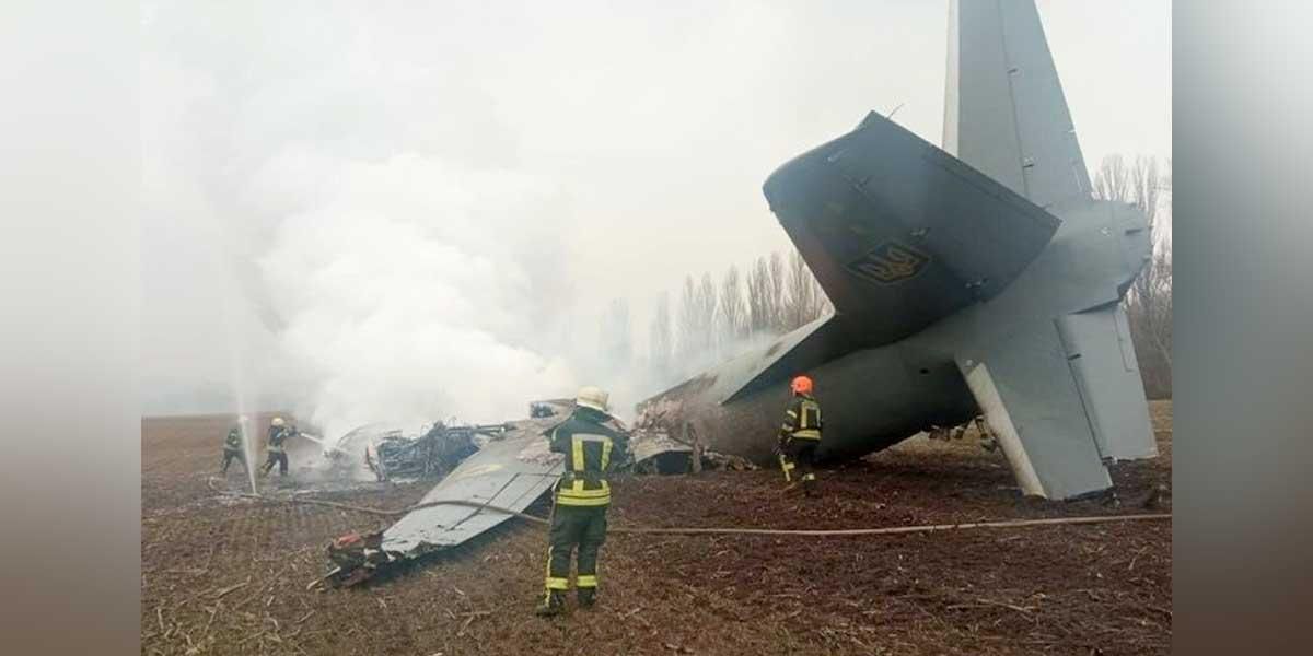 Un avión militar ucraniano se estrella cerca de Kiev con 14 personas a bordo