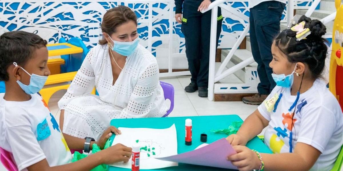 Gobierno y primera dama ponen en marcha el primer Centro de Formación de Prevención de Castigo Físico en Colombia