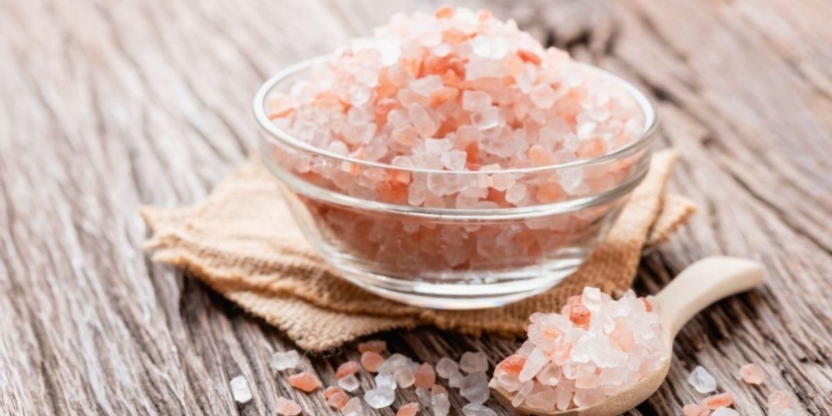 Propiedades y beneficios de la sal rosada del Himalaya