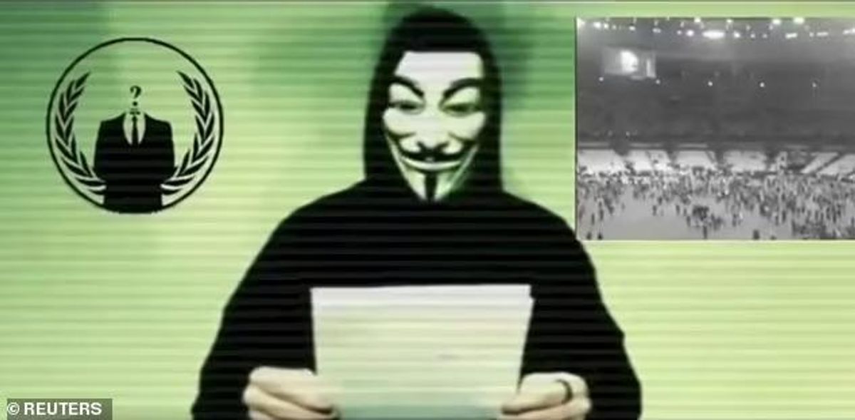 (Vídeo) Anonymous ‘pirateó’ canales de TV rusos para mostrar imágenes de la guerra en Ucrania