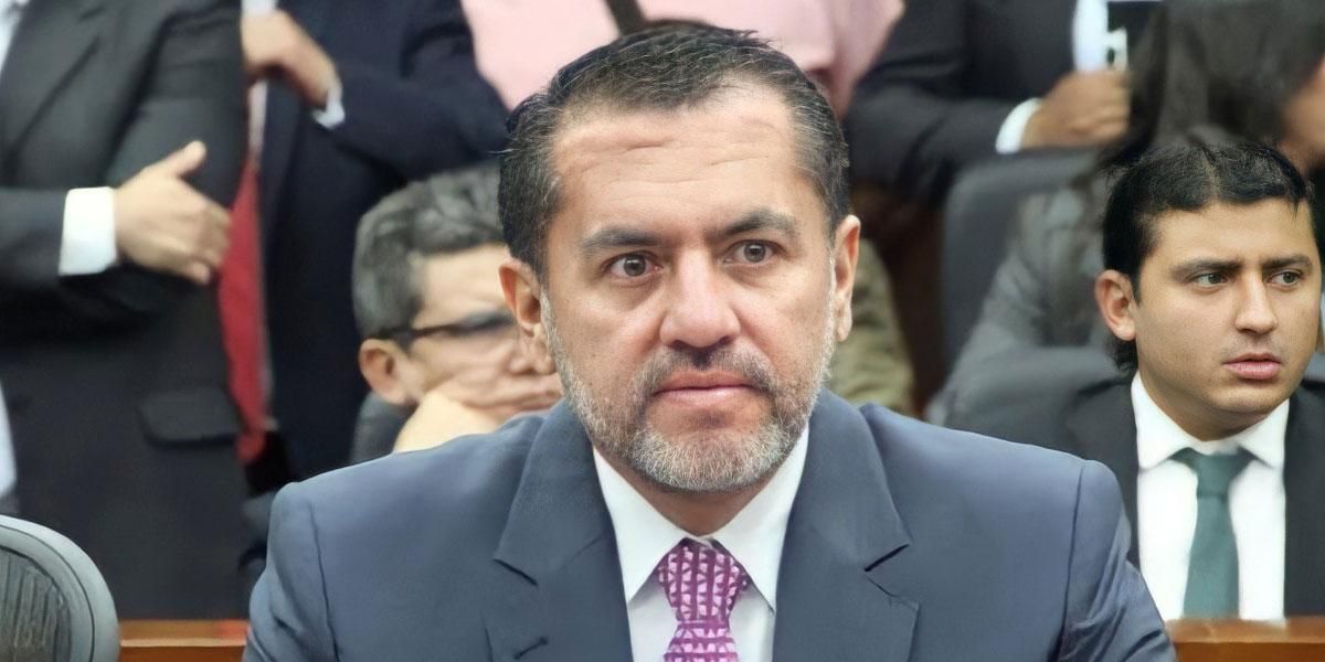 Pareja sentimental del senador Mario Castaño recibió millonario contrato