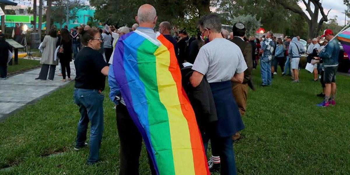 Senado de Florida aprueba “No digas Gay” que prohíbe temas LGBTQ en las escuelas