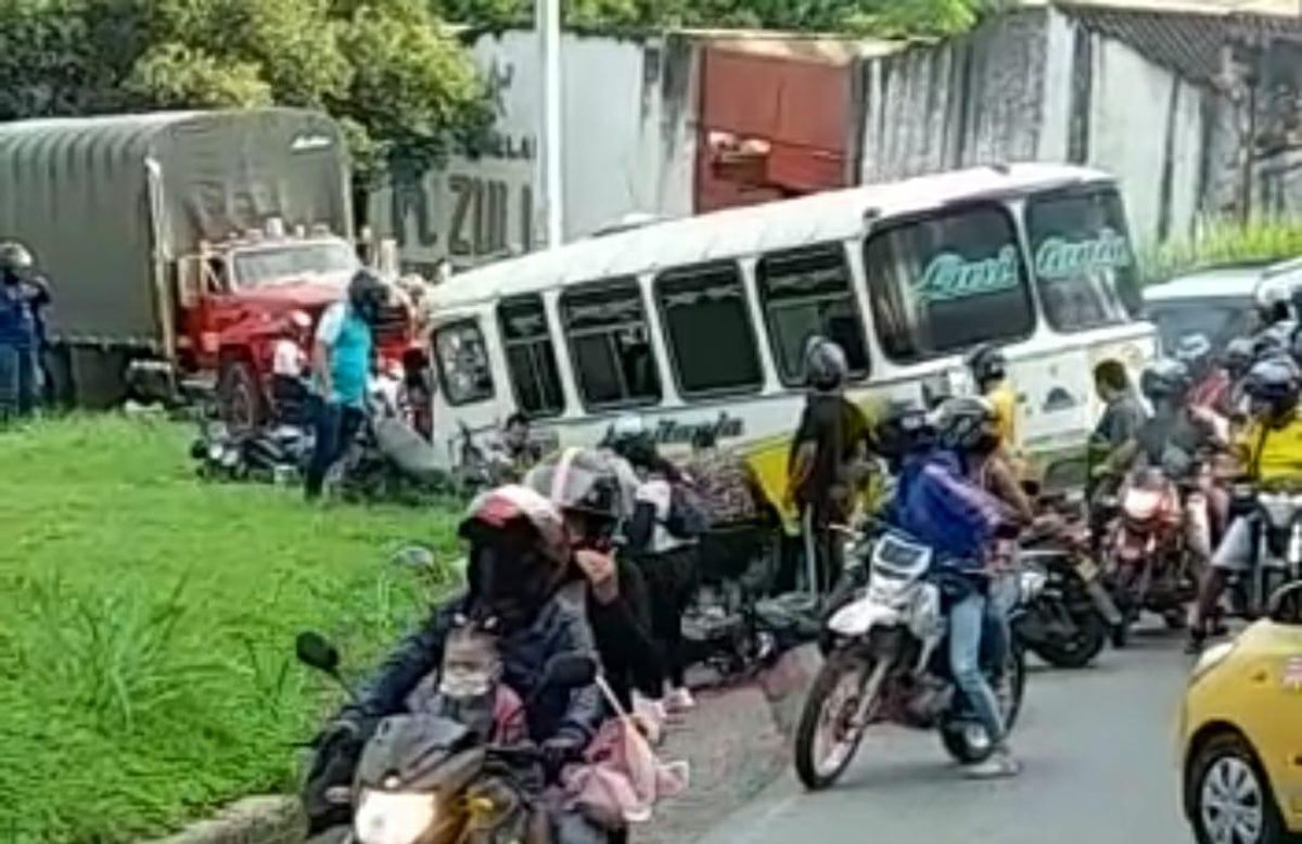 Varios heridos deja accidente de tránsito al norte de Bucaramanga