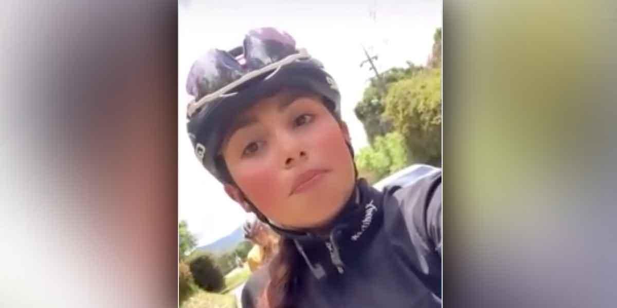 “Me pegó una nalgada”: Ciclista bogotana denunció acoso por parte de un motociclista en Antioquia