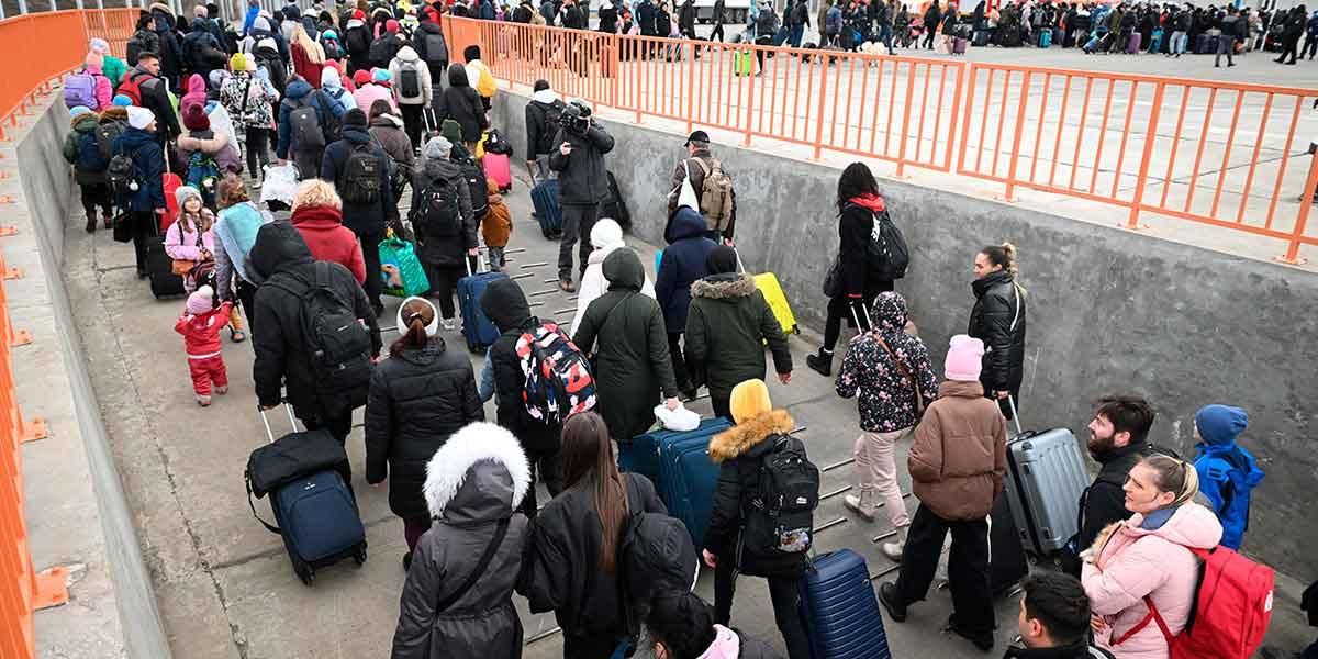 EE.UU. se compromete a acoger a hasta 100.000 refugiados ucranianos