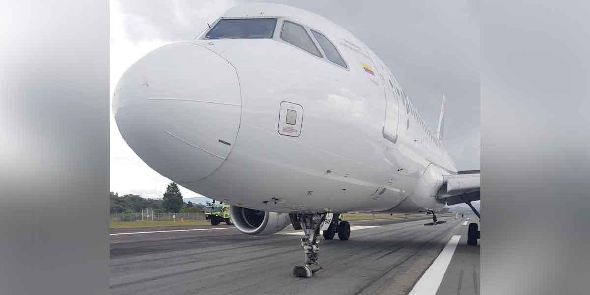 Restablecen operaciones en el Aeropuerto José María Córdova tras emergencia con avión