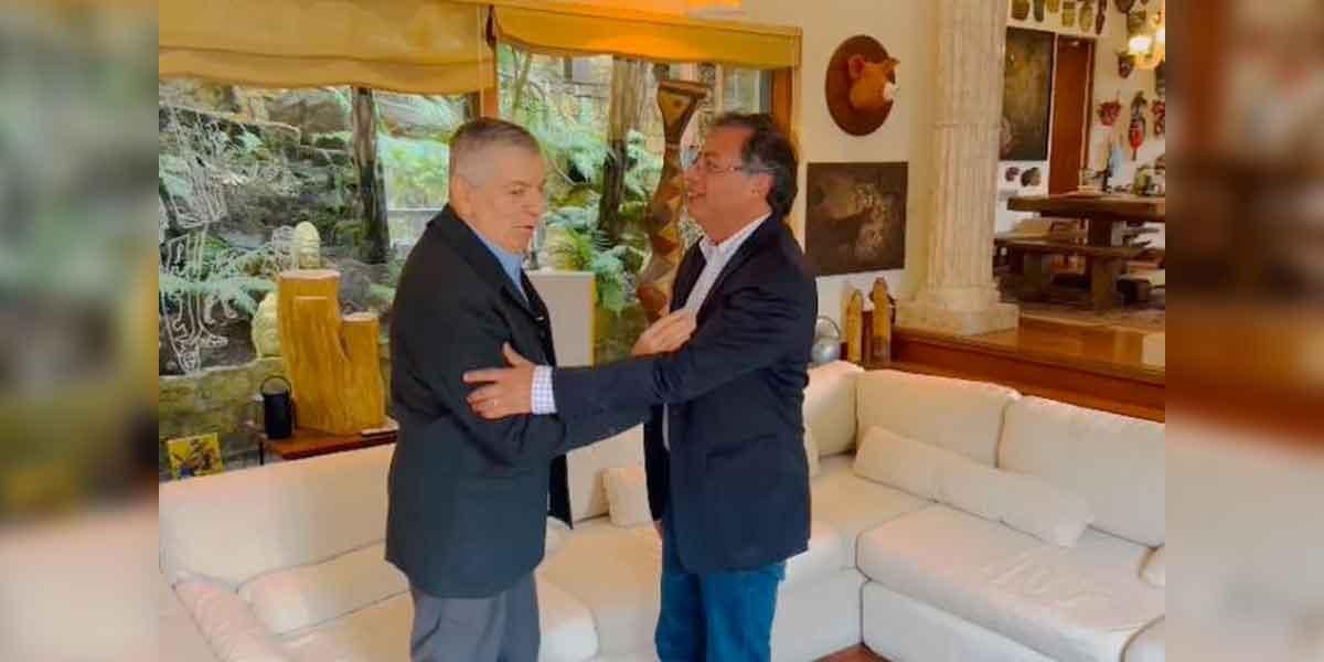 Habrá nueva reunión entre César Gaviria y Gustavo Petro
