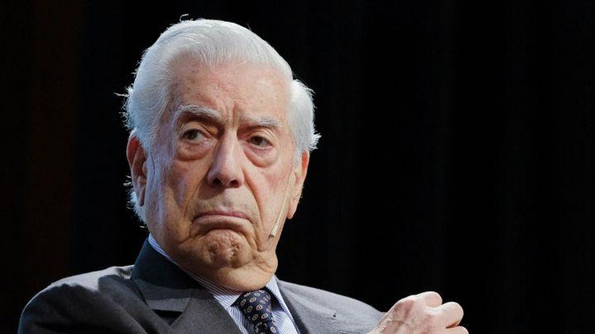 Vargas Llosa es hospitalizado por coronavirus