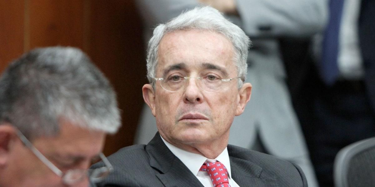 No le gusta la hierba: expresidente Uribe se va lanza en ristre contra la legalización