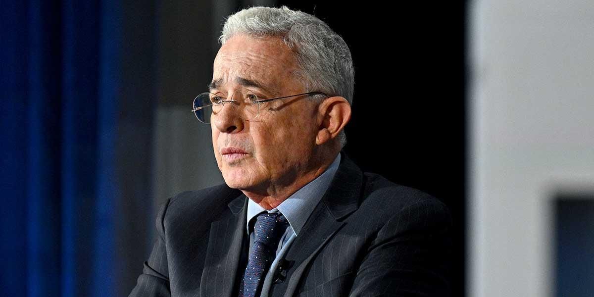 Fiscalía llamó a juicio al expresidente Álvaro Uribe