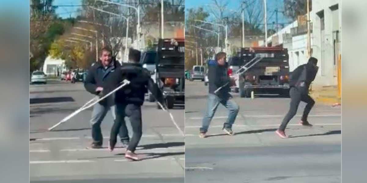 Un hombre que mendigaba con muletas en el semáforo se peleó con un transeúnte y salió corriendo