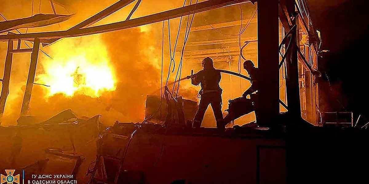 Rusia intensifica bombardeos en Odesa mientras EE. UU. acelera envío de armas a Kiev