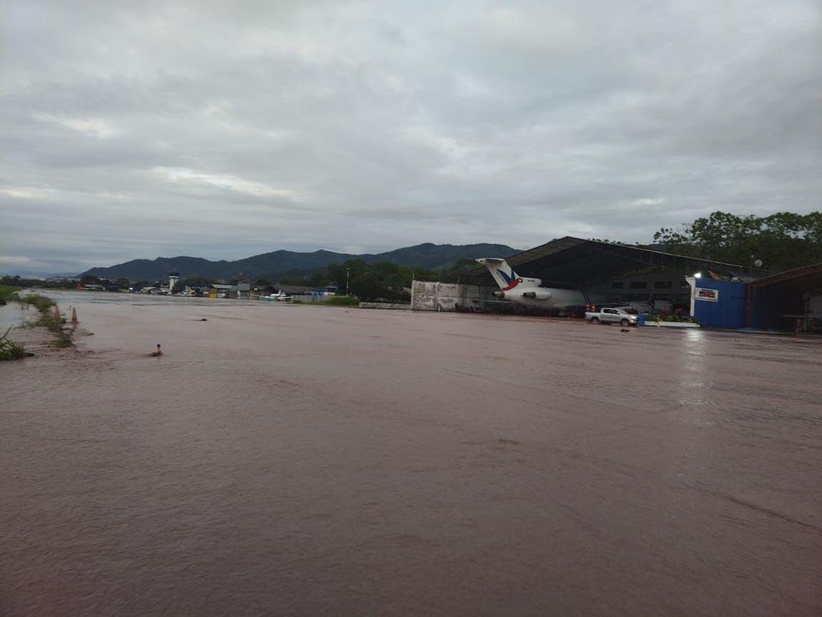 Aeropuerto Vanguardia de Villavicencio suspende operaciones por desbordamiento del río Guatiquía