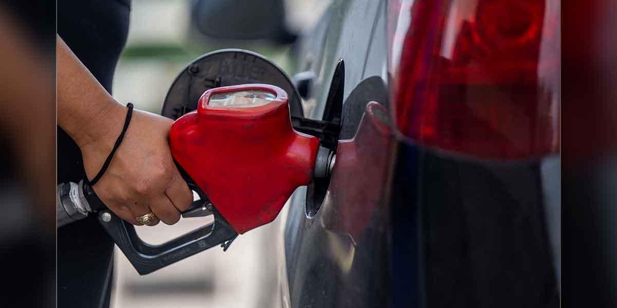 Precio de la gasolina sube $400 el galón para septiembre