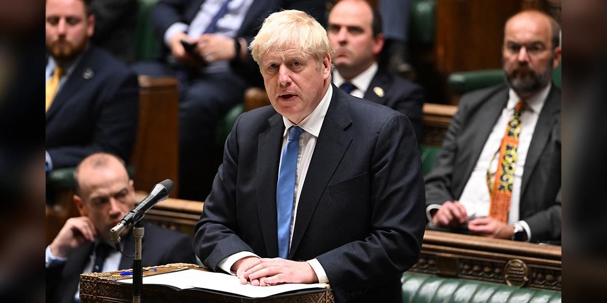 Johnson dice que su intención es “seguir” como primer ministro tras cascada de renuncias