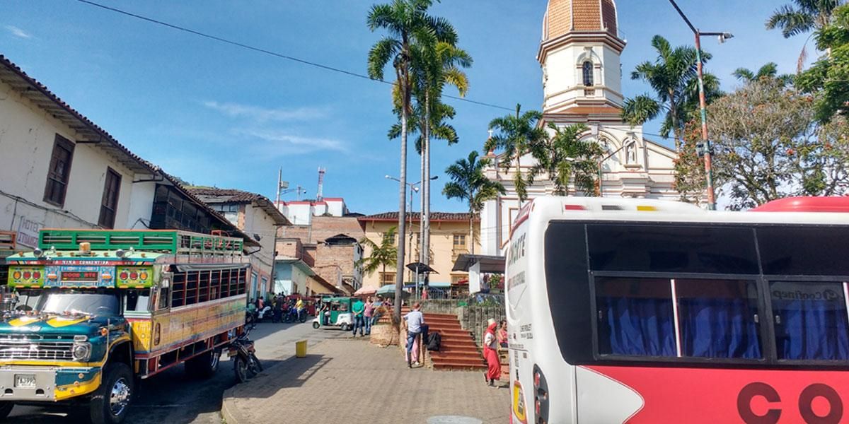 Un muerto y mil familias en confinamiento dejó hostigamiento contra la Policía en Ituango, Antioquia