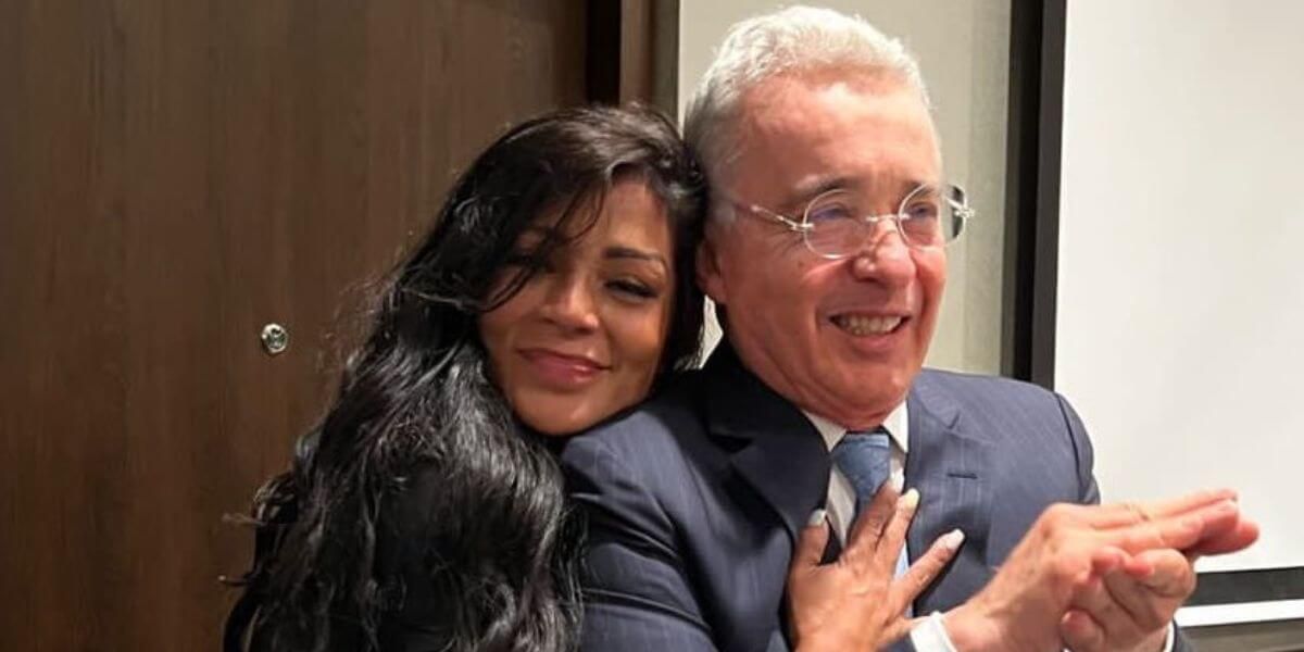 Marbelle le llega de sorpresa a Álvaro Uribe a reunión para dedicarle serenata