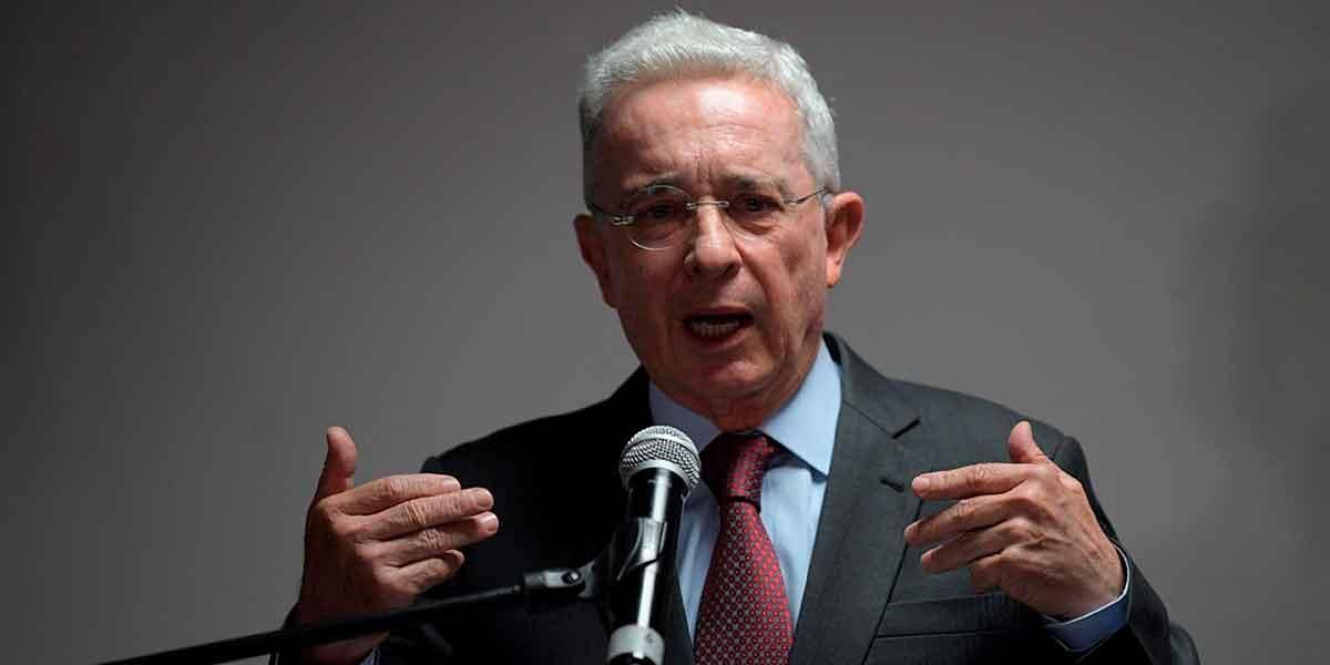 Expresidente Uribe, citado ante un juez el próximo 10 de octubre por caso de manipulación de testigos