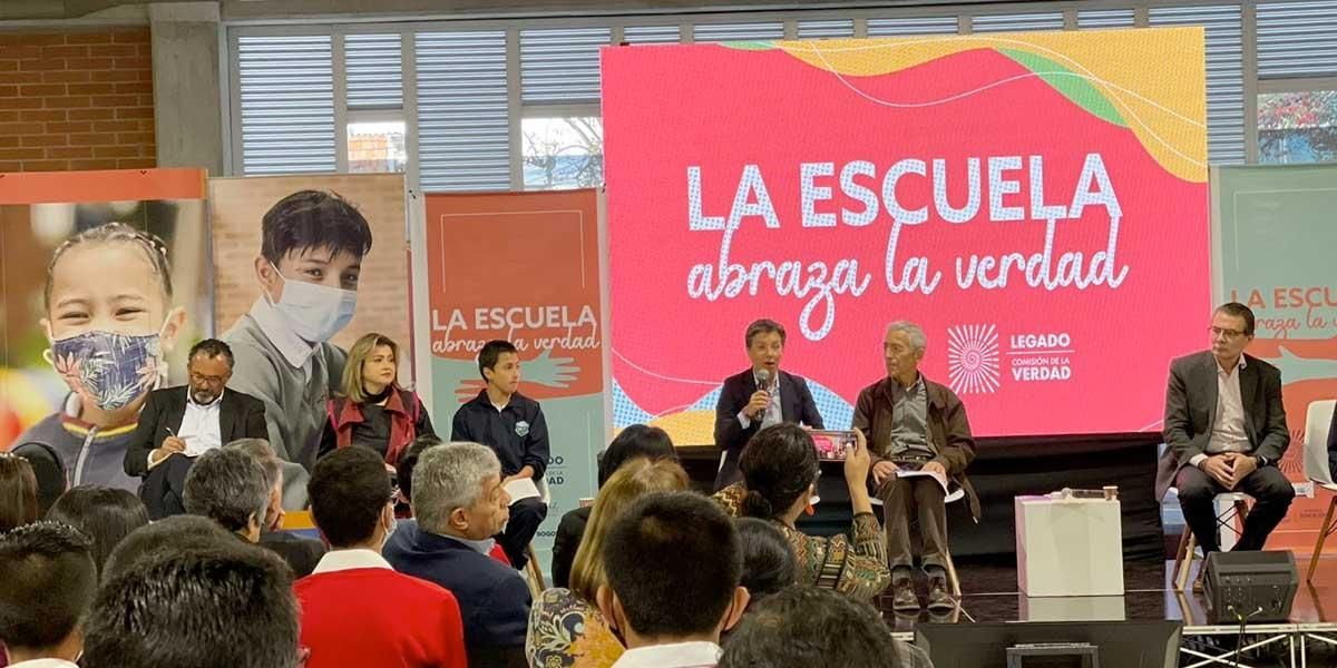 Comienza socialización del informe de la Comisión de la Verdad en colegios públicos de Bogotá