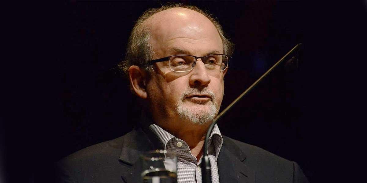 Video | El escritor británico, Salman Rushdie fue atacado durante un evento en Nueva York